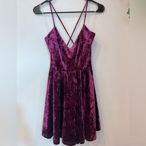 Windsor Women’s Plum Velvet Material Romper. NEW WITH TAGS. WOMENS MEDIUM.